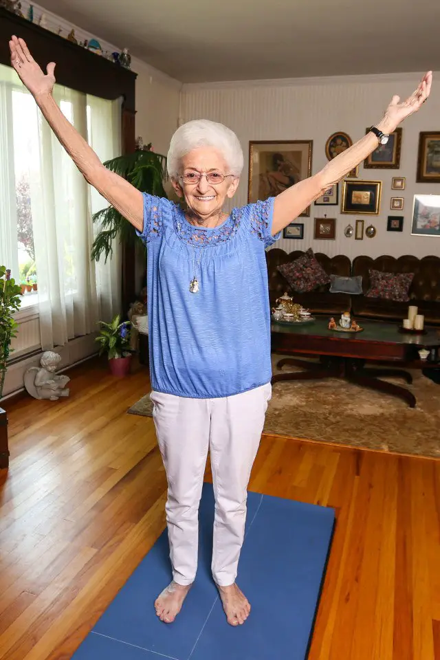 This 85 Year Old Woman Had A Hunchback For Decades This Fixed It Health And Love Page